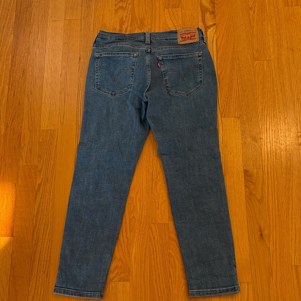 Levi's Women's Distressed Ankle Jeans - Dark Blue - Picture 3 of 3
